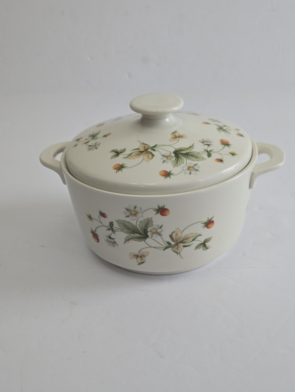 Royal Doulton Strawberry Cream Round Handled Casserole Bowl & Lid Fine China